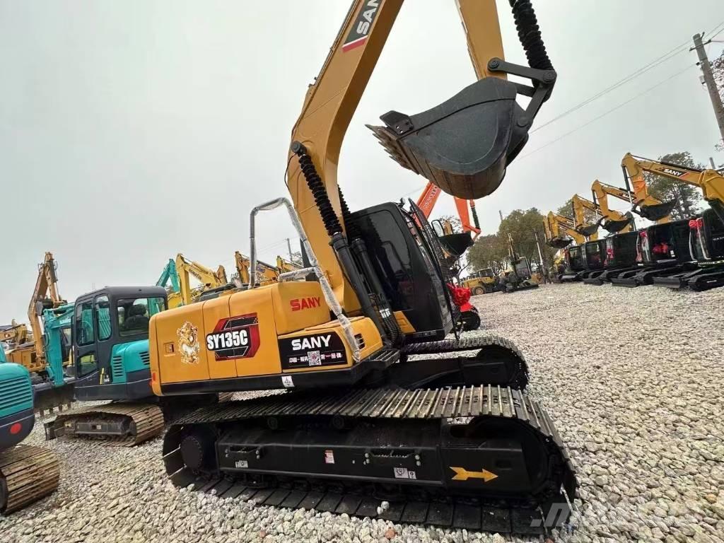 Sany SY135C حفارات زحافة
