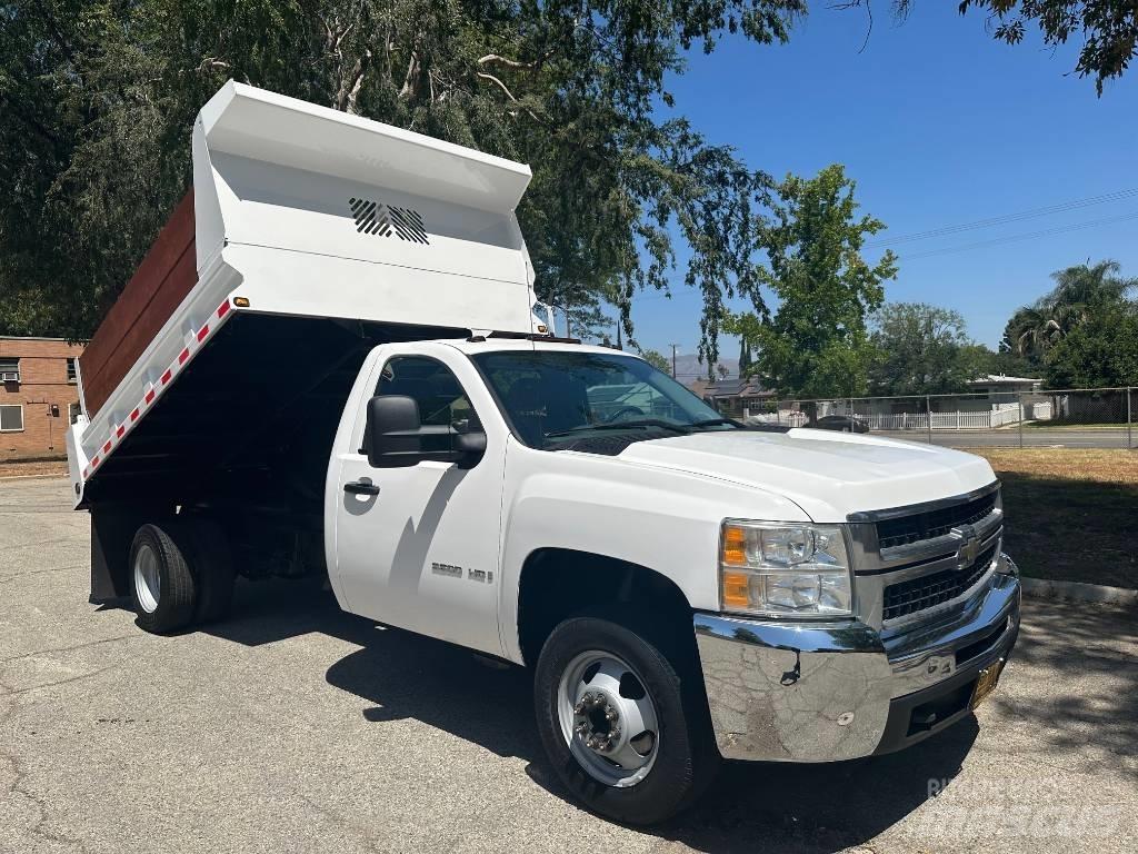 Chevrolet 3500 شاحنات قلابة