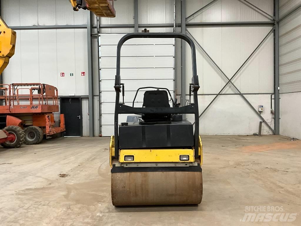 Bomag BW 138 AD مداحل ثنائية الاسطوانة