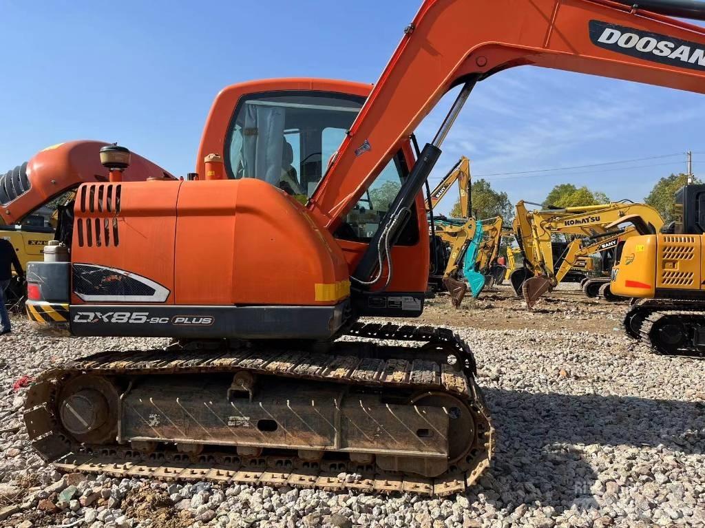 Doosan DX 80 حفارات وسط 7 طن - 12 طن