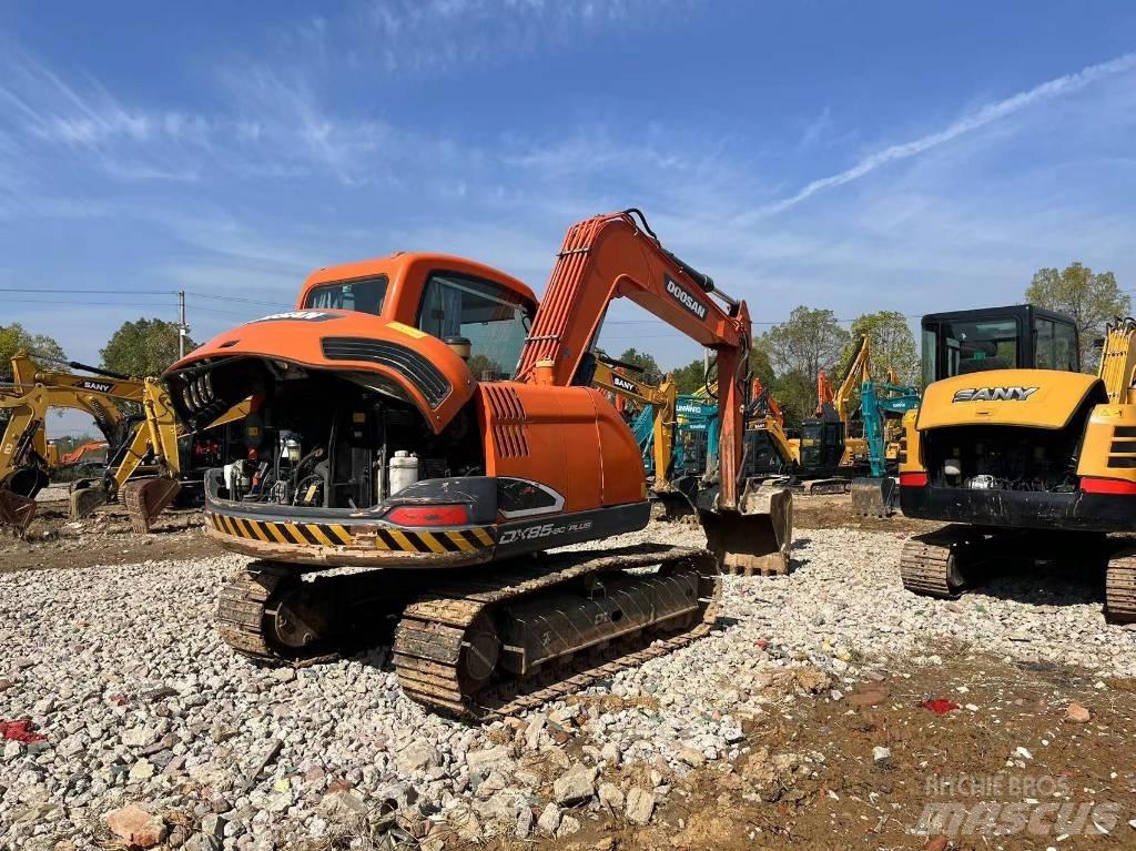 Doosan DX 80 حفارات وسط 7 طن - 12 طن