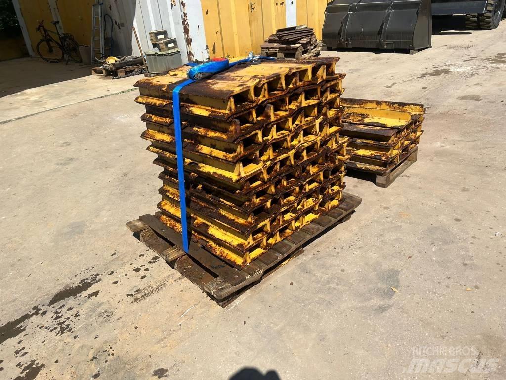 CAT D 6 المسارات والسلاسل والهيكل السفلي