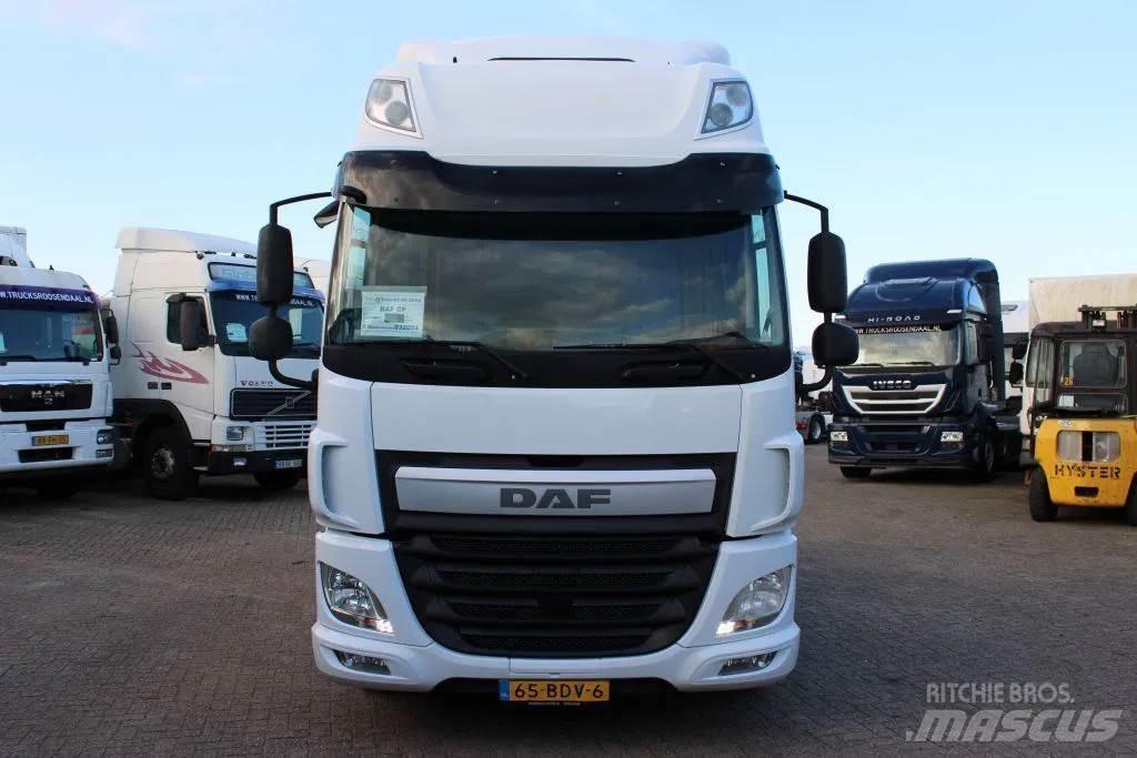 DAF CF 440 + EURO 6 وحدات الجر