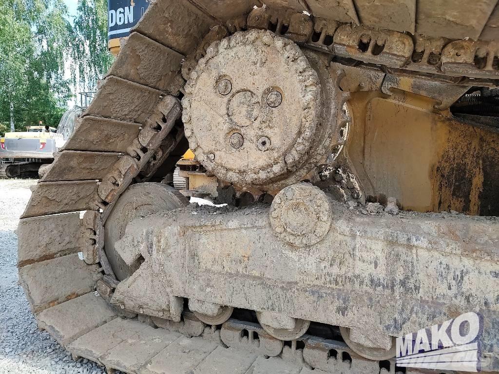 CAT D 6 N LGP بلدوزرات مجنزرة