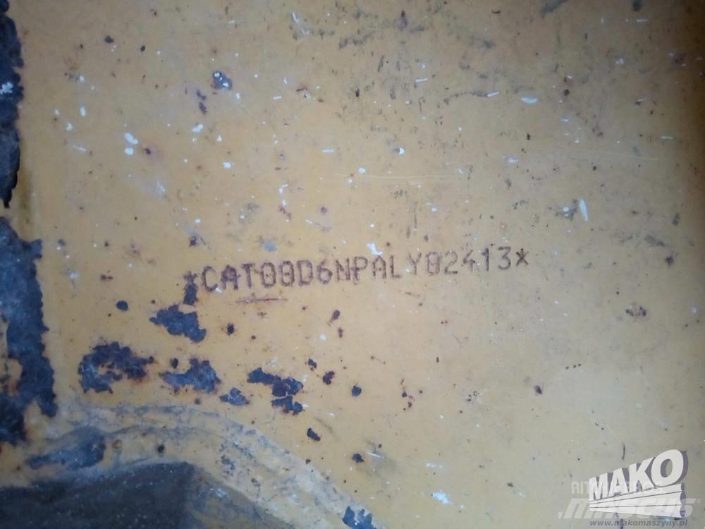 CAT D 6 N LGP بلدوزرات مجنزرة
