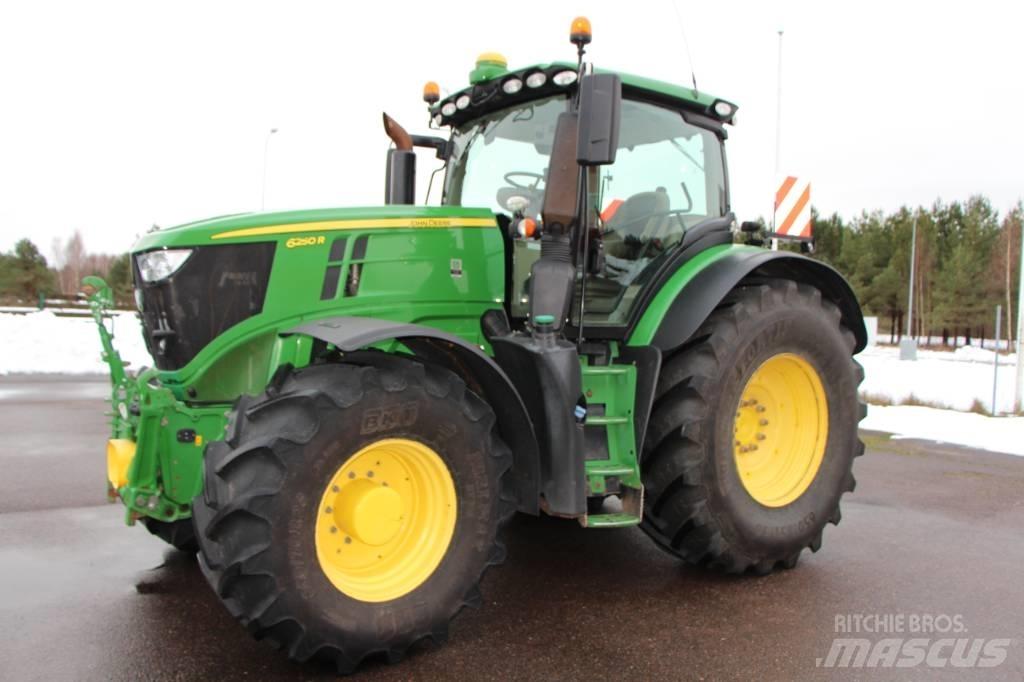John Deere 6250 R الجرارات