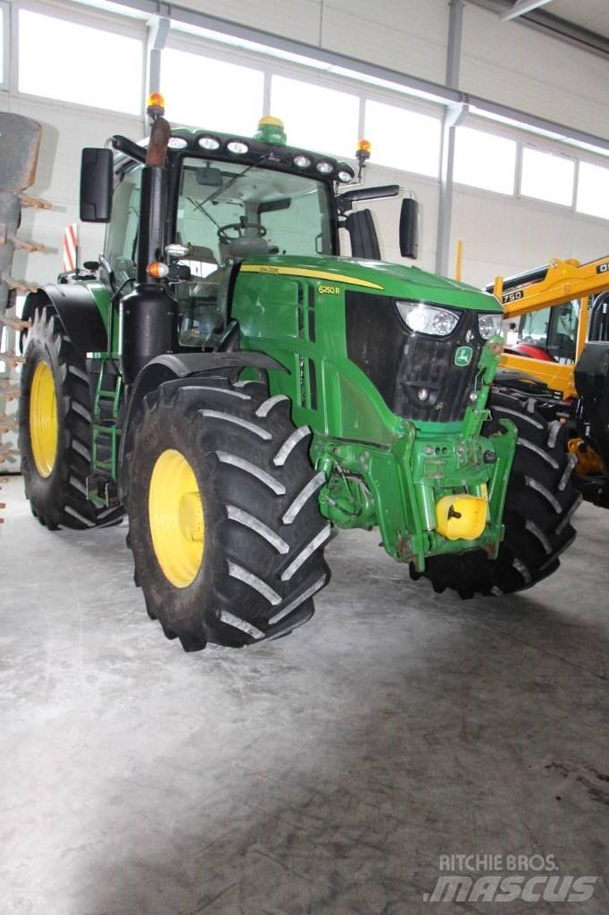 John Deere 6250 R الجرارات
