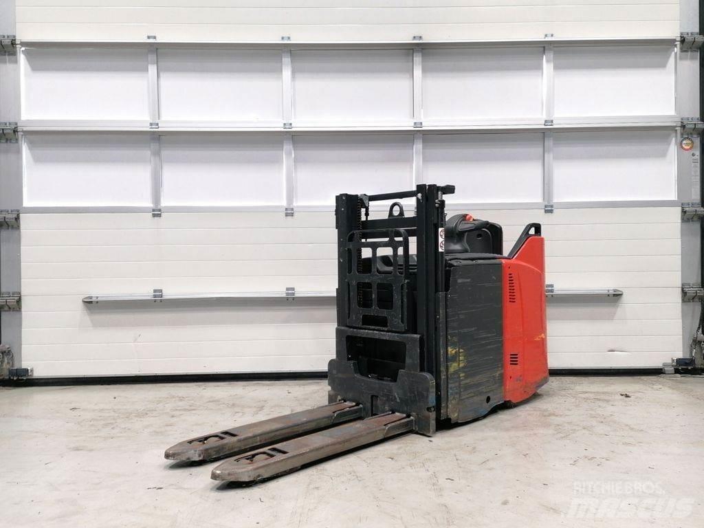 Linde D12 SP معدات التكديس الجوالة
