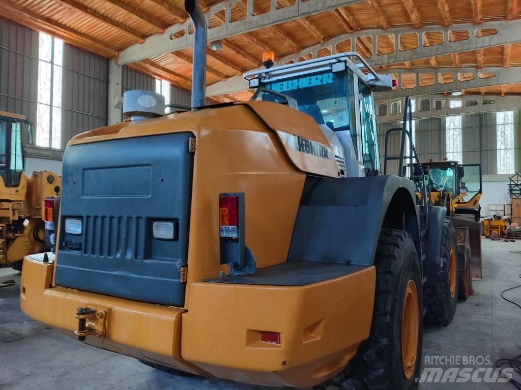 Liebherr 544 لوادر بعجل