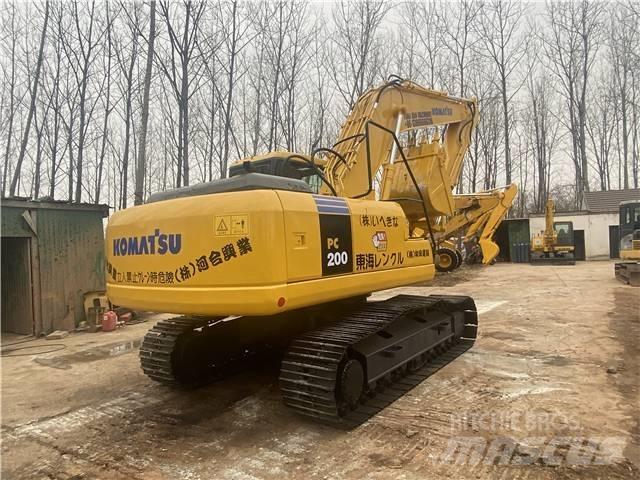 Komatsu pc200-7 حفارات زحافة