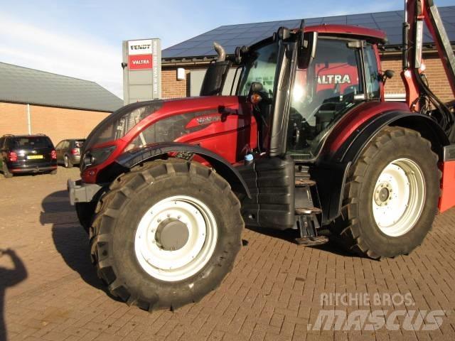 Valtra T174 VERSU الجرارات