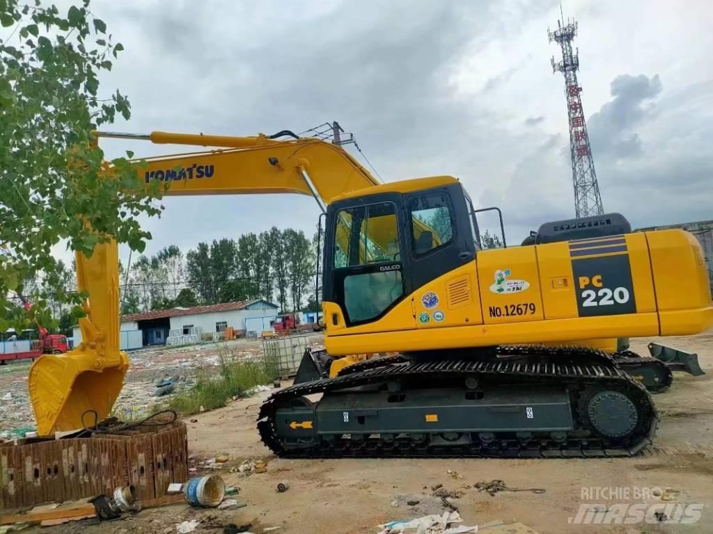 Komatsu PC 220 حفارات زحافة