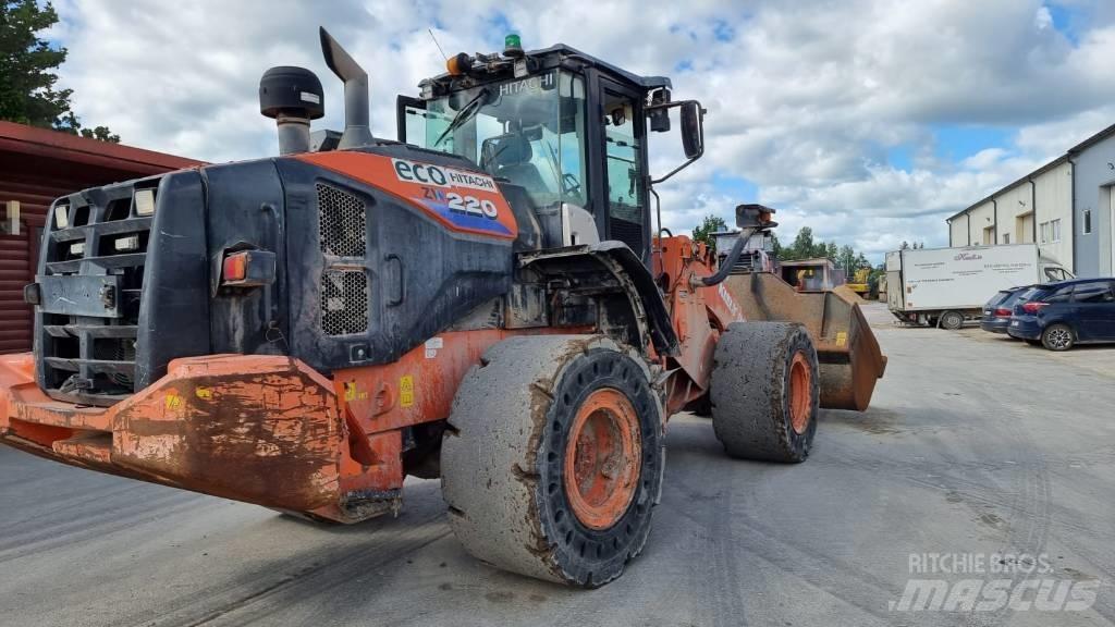Hitachi ZW 220-6 لوادر بعجل