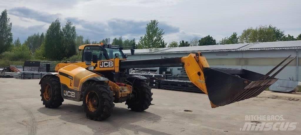 JCB 532-70AGS لوادر متعددة الأغراض