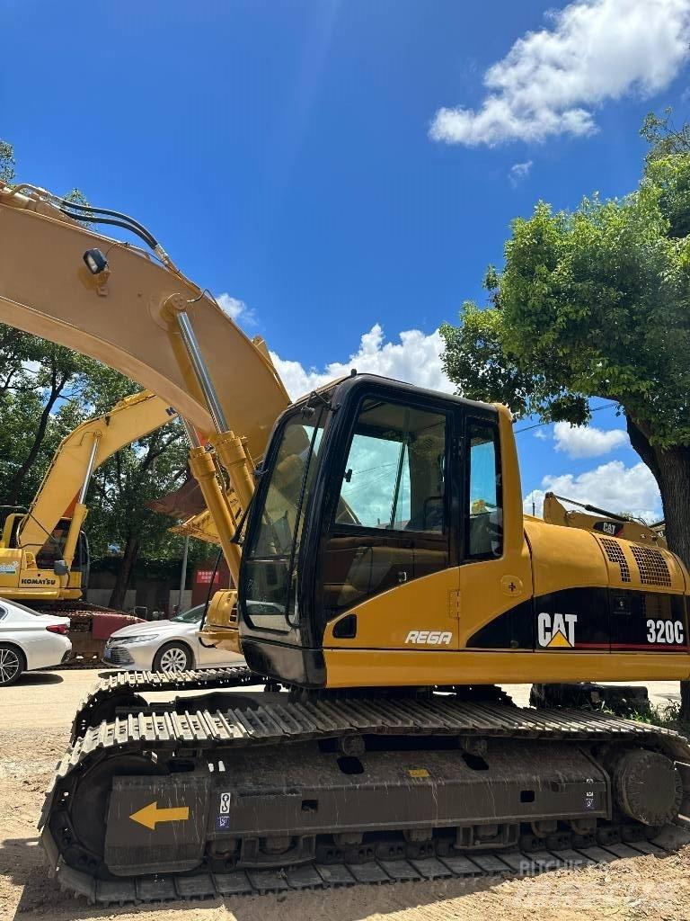 CAT CAT320C حفارات وسط 7 طن - 12 طن