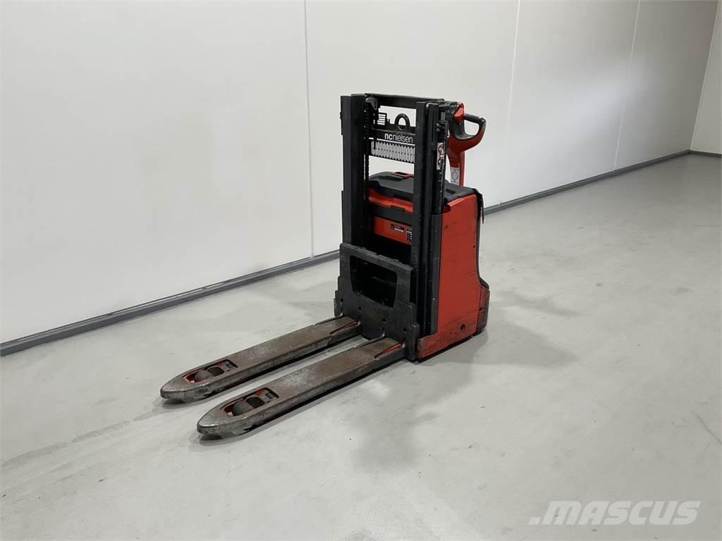 Linde D08 شاحنات مناولة ذاتية الدفع