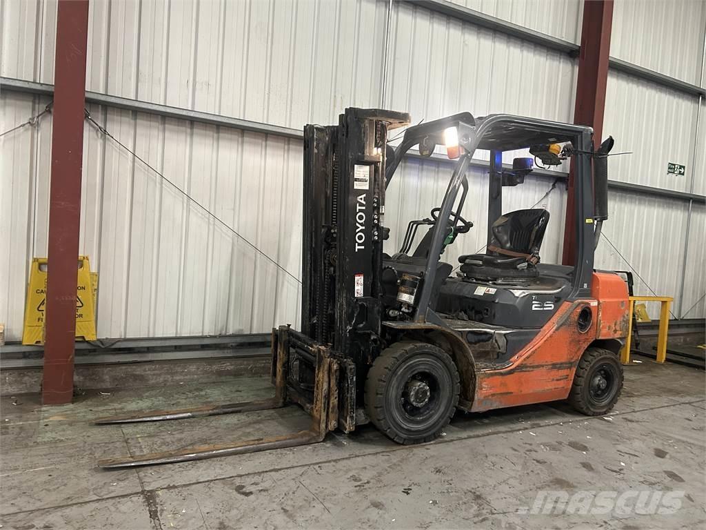 Toyota 02-8FDF25 شاحنات الديزل
