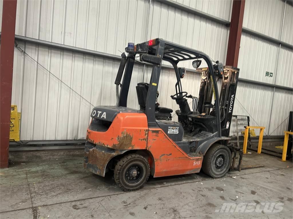 Toyota 02-8FDF25 شاحنات الديزل