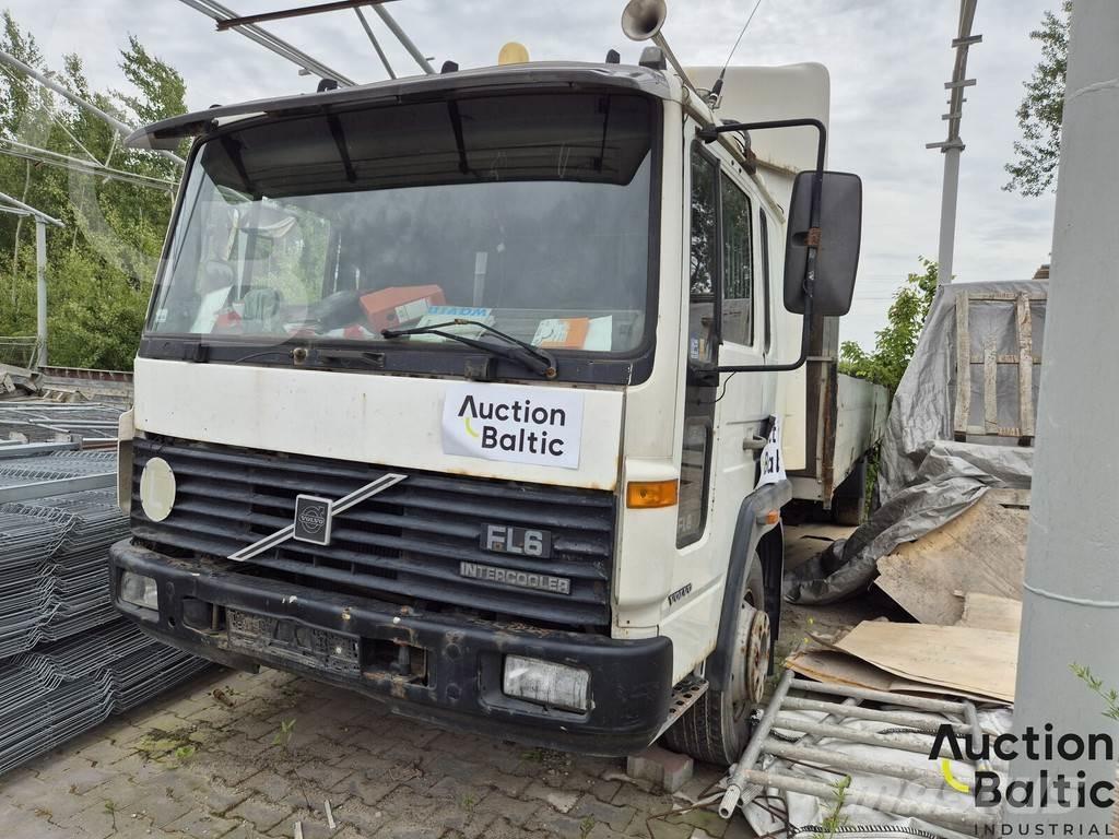 Volvo FL6 شاحنات مسطحة/مفصلية الجوانب