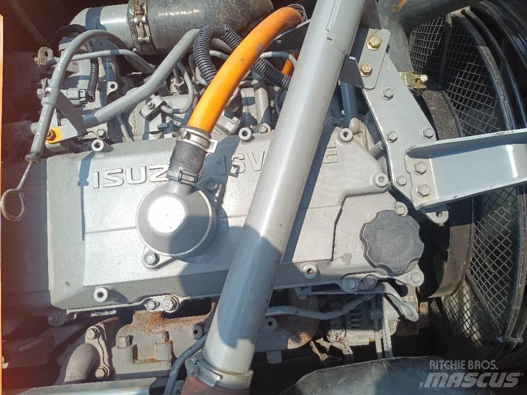 Hitachi ZX 240 حفارات زحافة