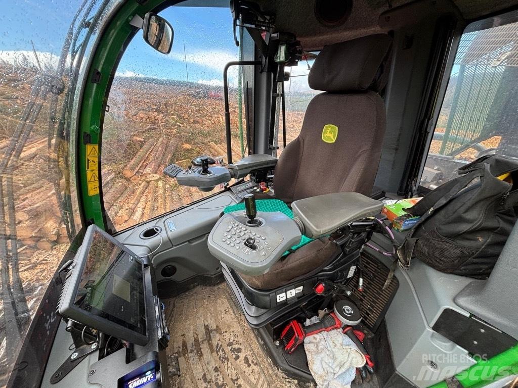 John Deere 1270G 8WD حصادات