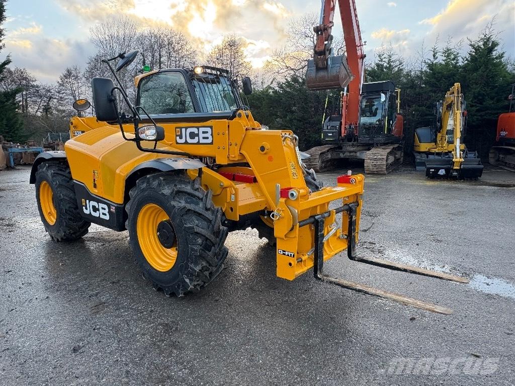 JCB 535-95 مناولات متداخلة