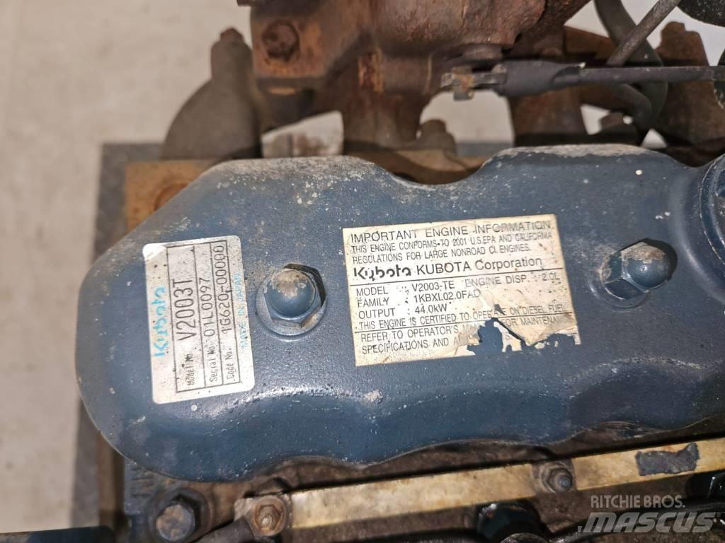 Kubota V 2003 T محركات