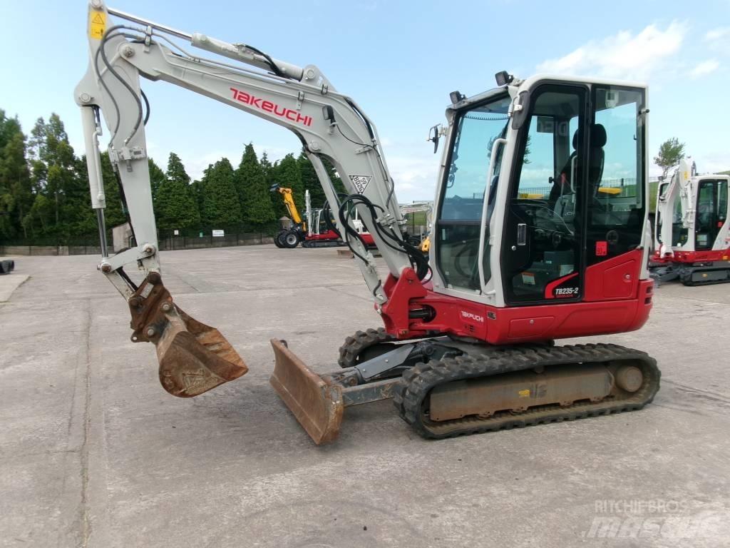 Takeuchi TB235-2 حفارات صغيرة أقل من 7 طن (حفارات صغيرة)
