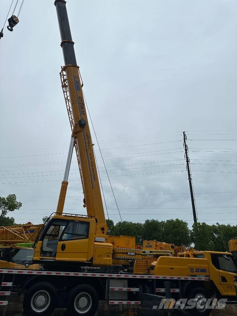 XCMG QY25KC رافعات الطرق الوعرة