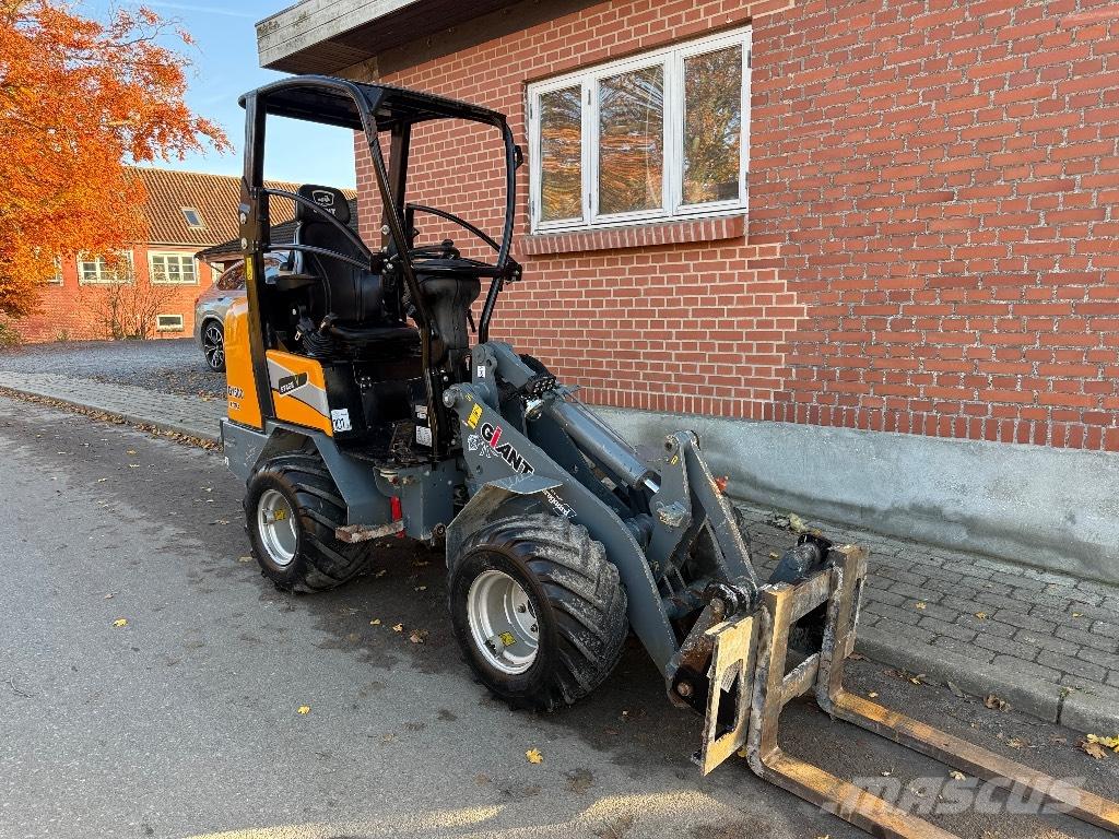 GiANT G 1500 X-tra لوادر صغيرة