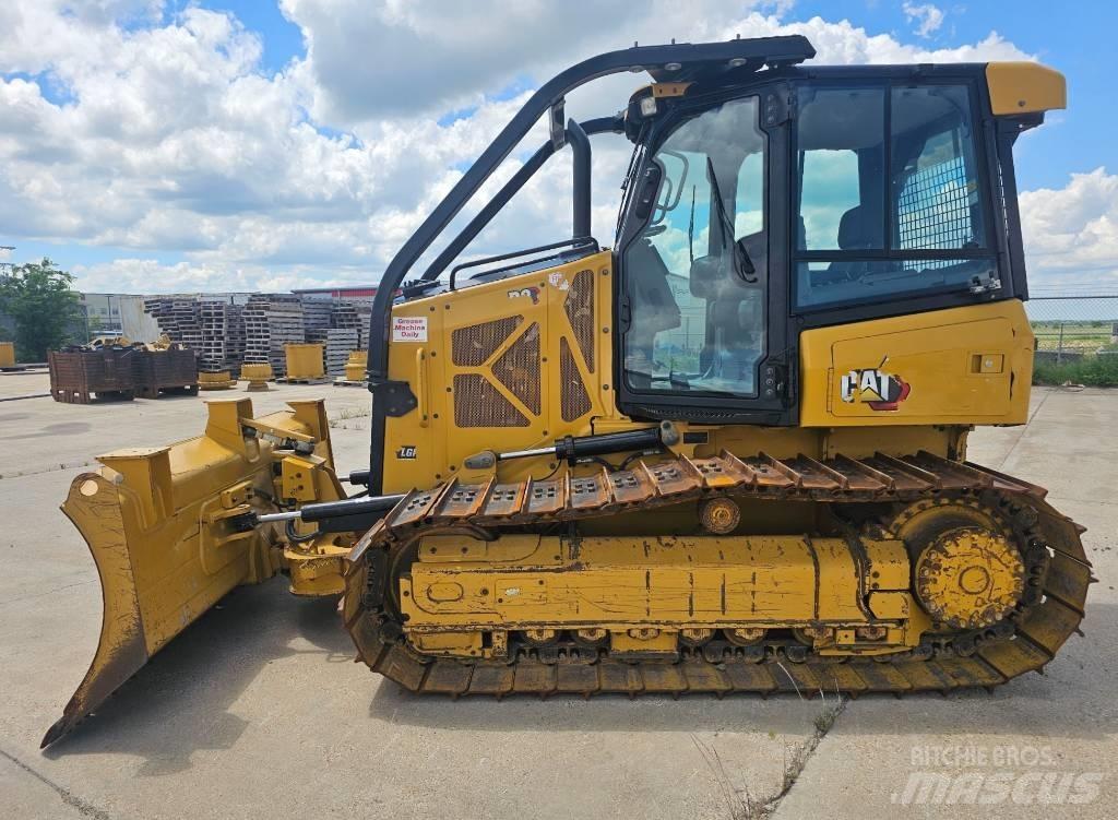 CAT D 3 LGP بلدوزرات مجنزرة