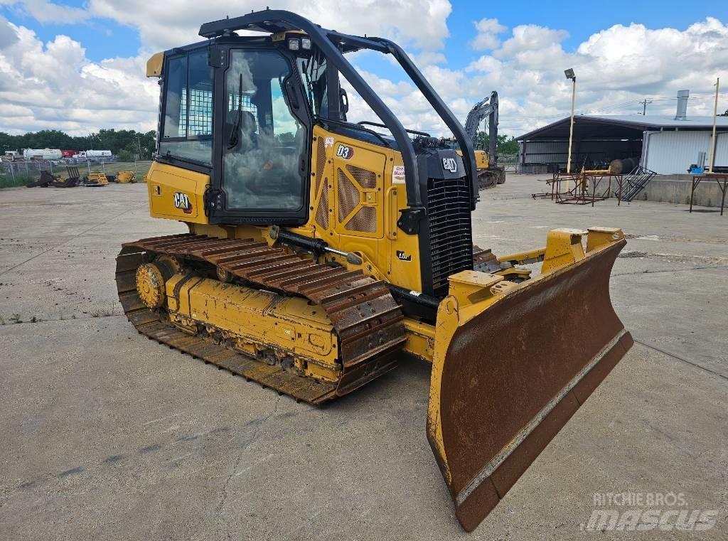 CAT D 3 LGP بلدوزرات مجنزرة