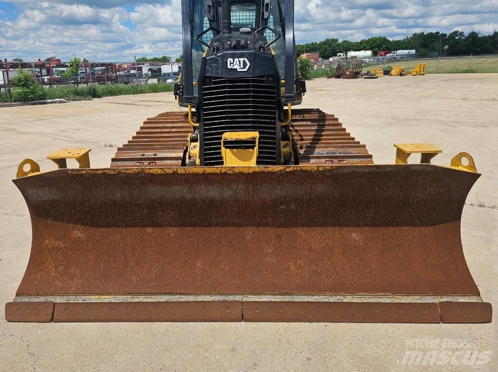 CAT D 3 LGP بلدوزرات مجنزرة