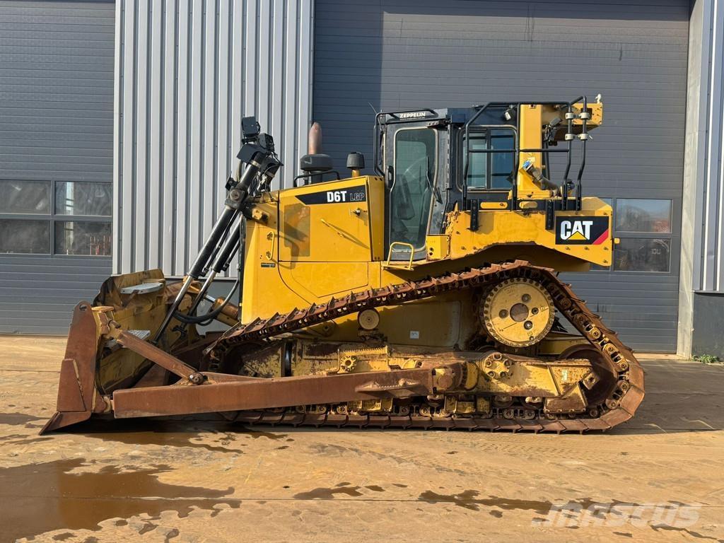 CAT D6T LGP بلدوزرات مجنزرة