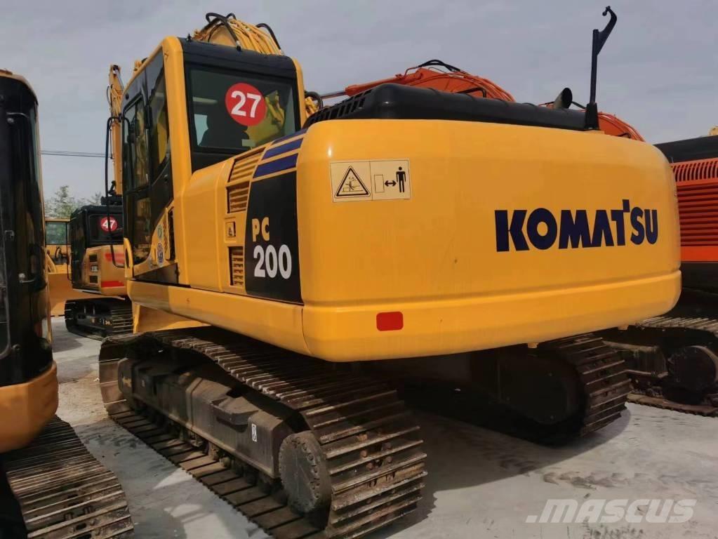 Komatsu PC 200-8 حفارات زحافة