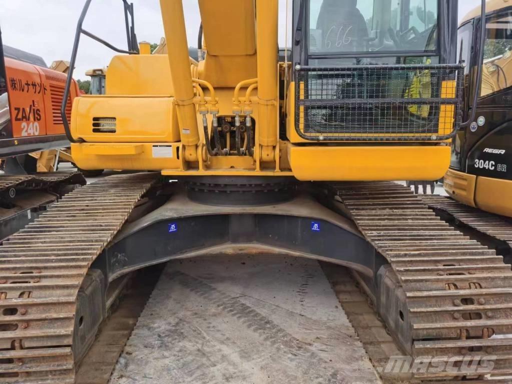 Komatsu PC 200-8 حفارات زحافة