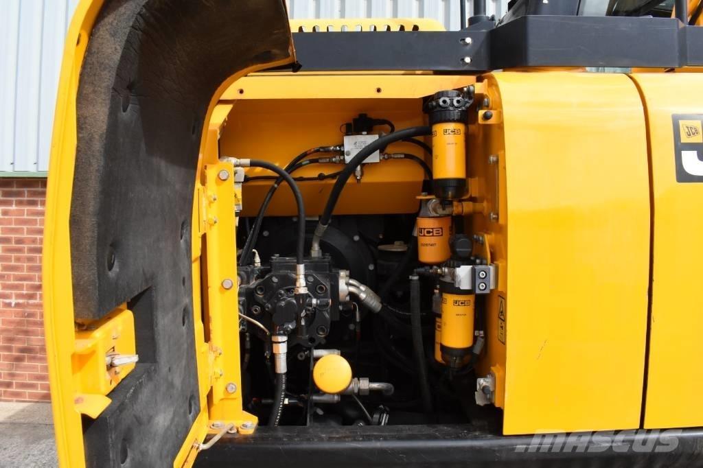 JCB JS 131 LC حفارات زحافة