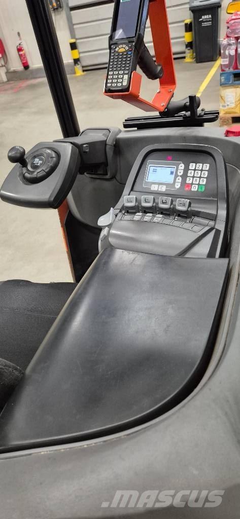 Toyota RRE140 شاحنة مناولة