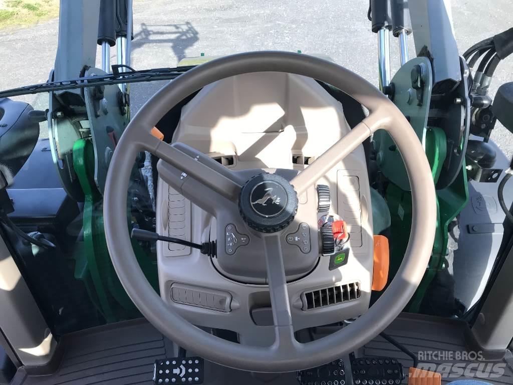 John Deere 6100 M الجرارات