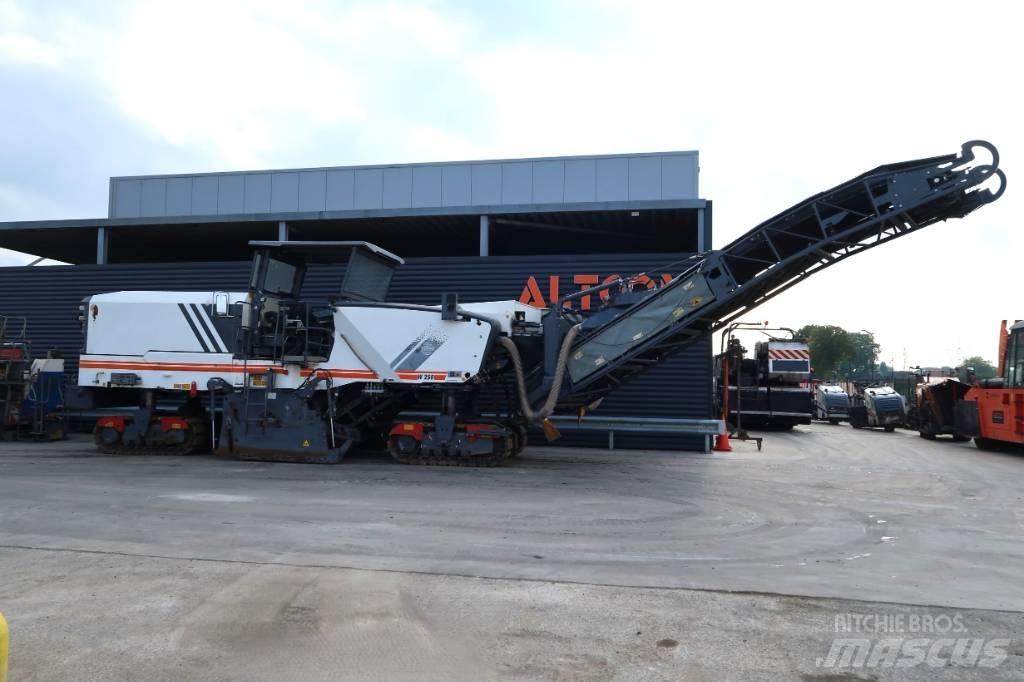 Wirtgen W250 ماكينات الكشط البارد للأسفلت