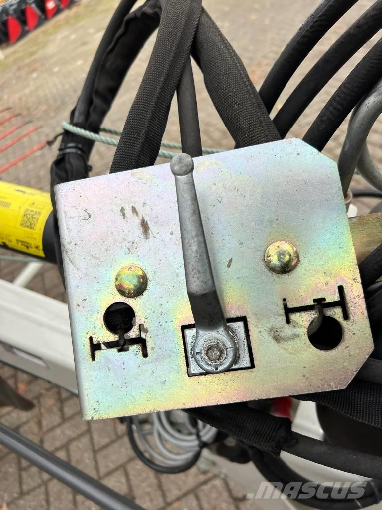 CLAAS Liner 2900 محشات