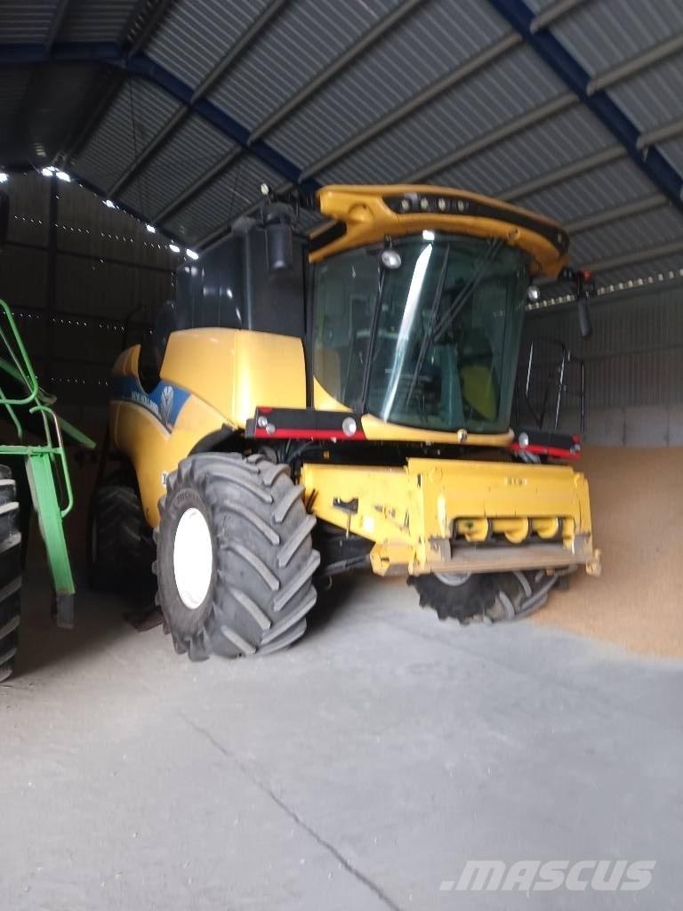 New Holland Cx 6.90 حصادات
