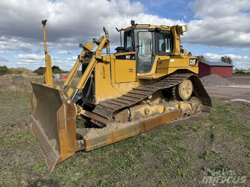 CAT D 6 T LGP بلدوزرات مجنزرة