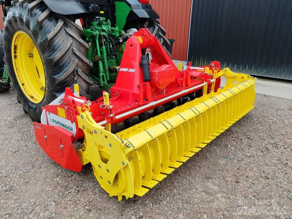 Pöttinger Lion 3002 الكاسحات وقلابات التربة ذات المحركات