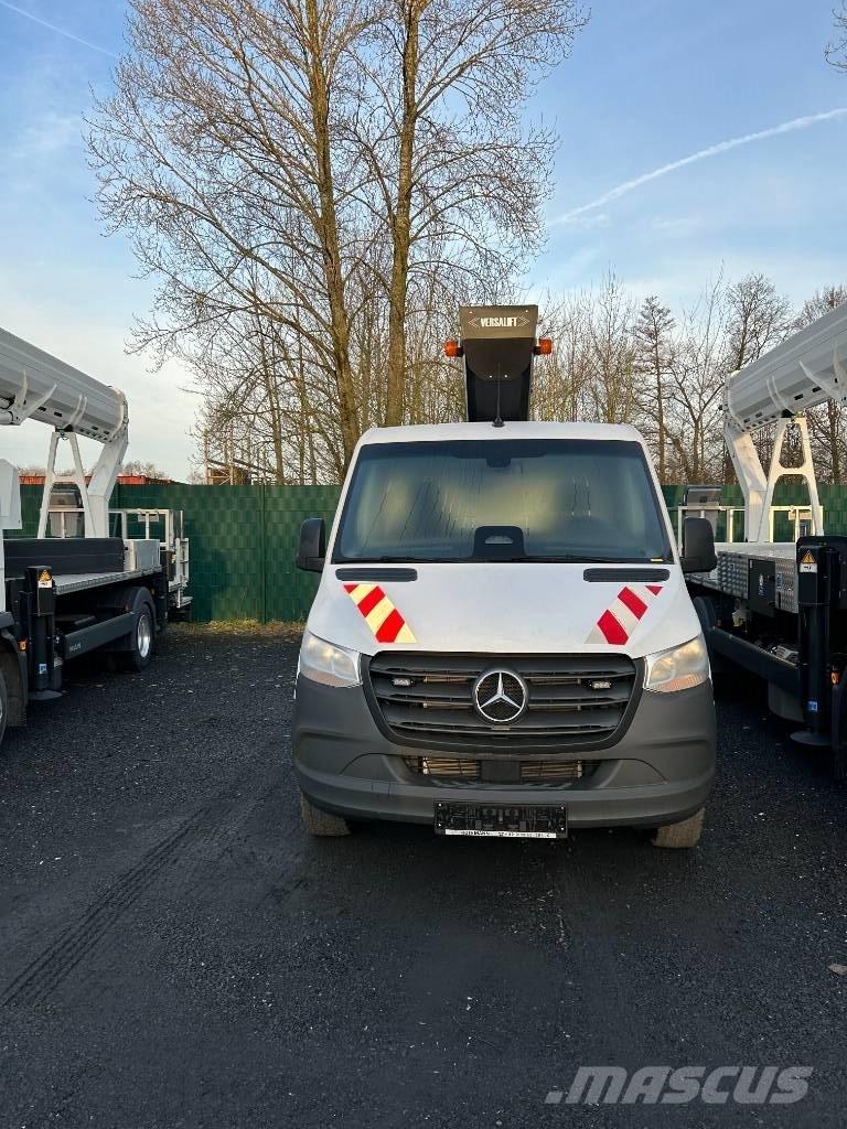 VERSALIFT V-200 المنصات الهوائية المثبتة على شاحنة