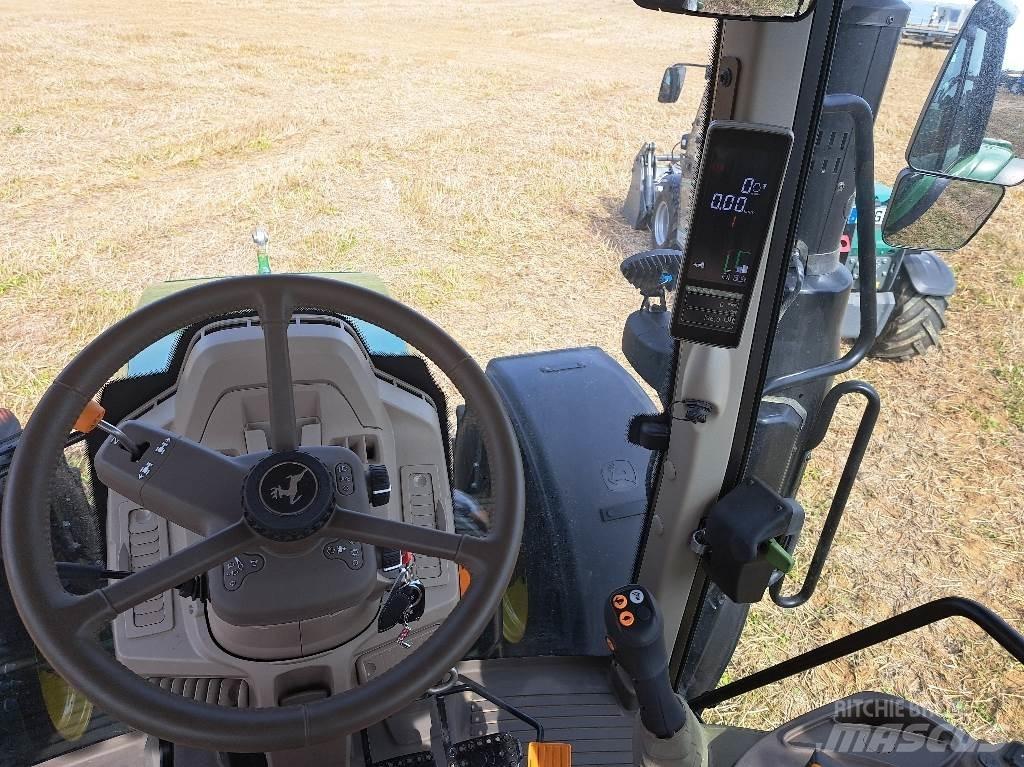 John Deere 6110M الجرارات