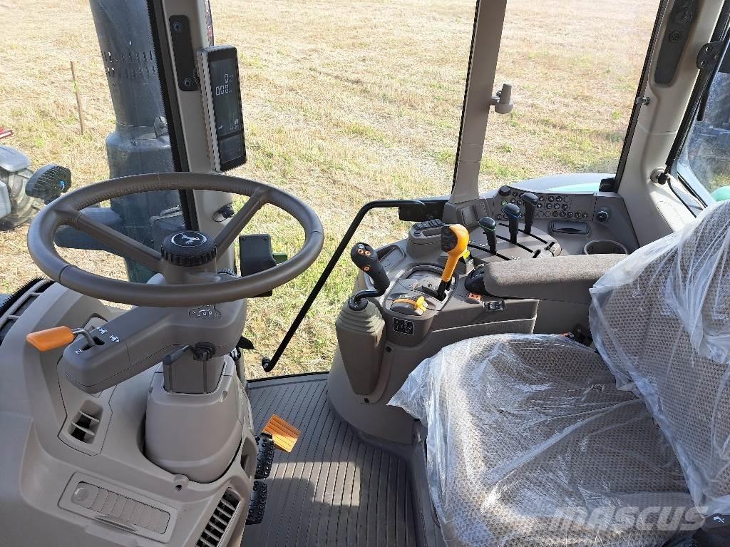 John Deere 6110M الجرارات