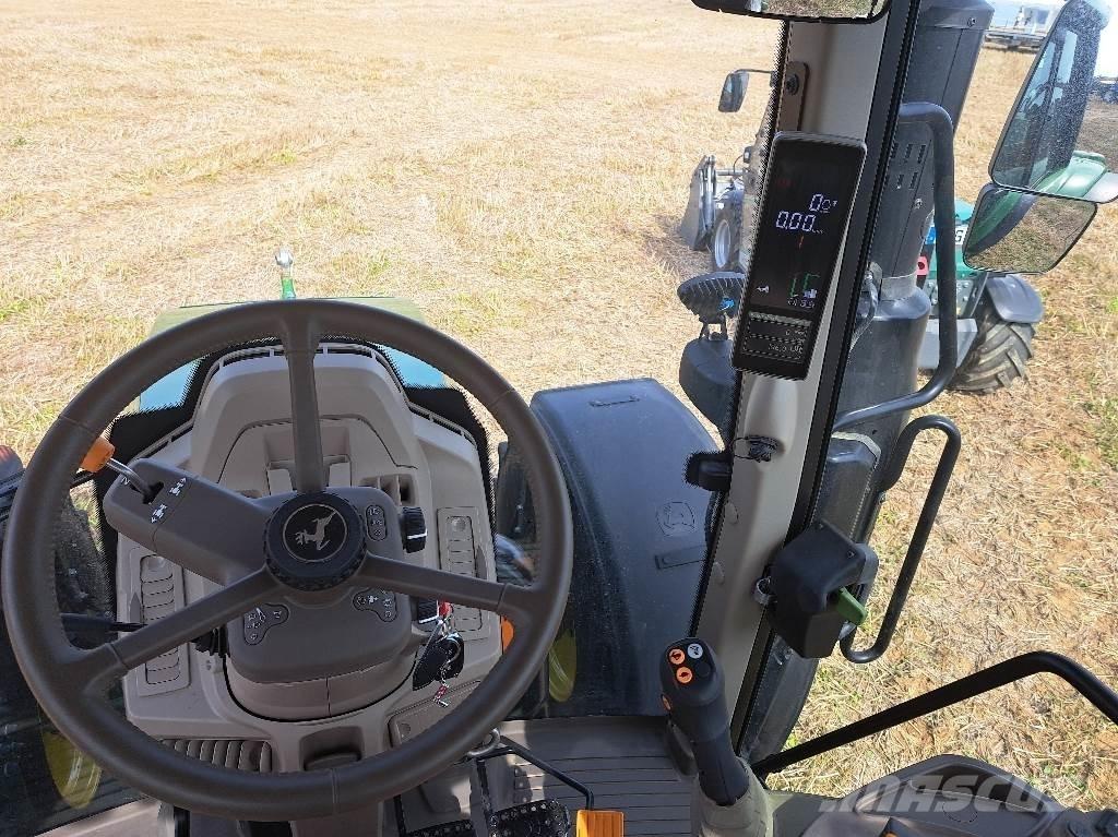 John Deere 6110M الجرارات