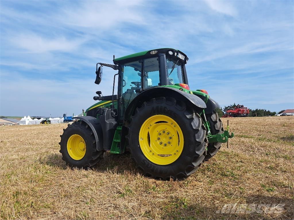 John Deere 6110M الجرارات