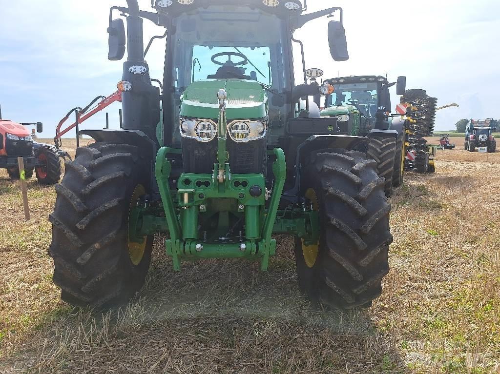John Deere 6110M الجرارات